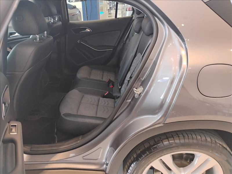 MERCEDES BENZ-GLA 200-1.6 CGI Style 7g-dct