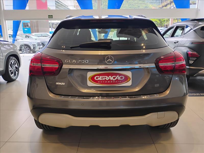 MERCEDES BENZ-GLA 200-1.6 CGI Style 7g-dct