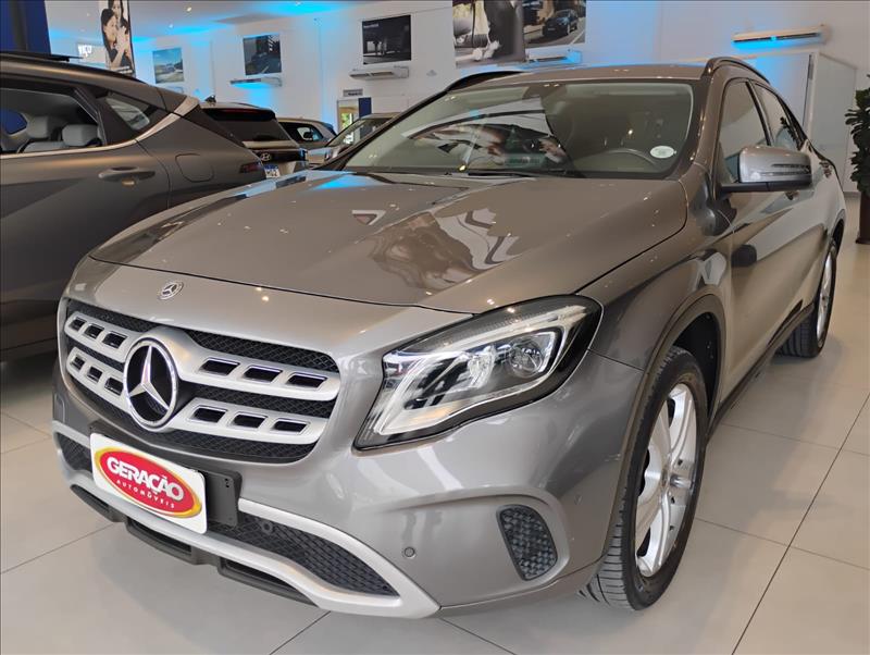 MERCEDES BENZ-GLA 200-1.6 CGI Style 7g-dct