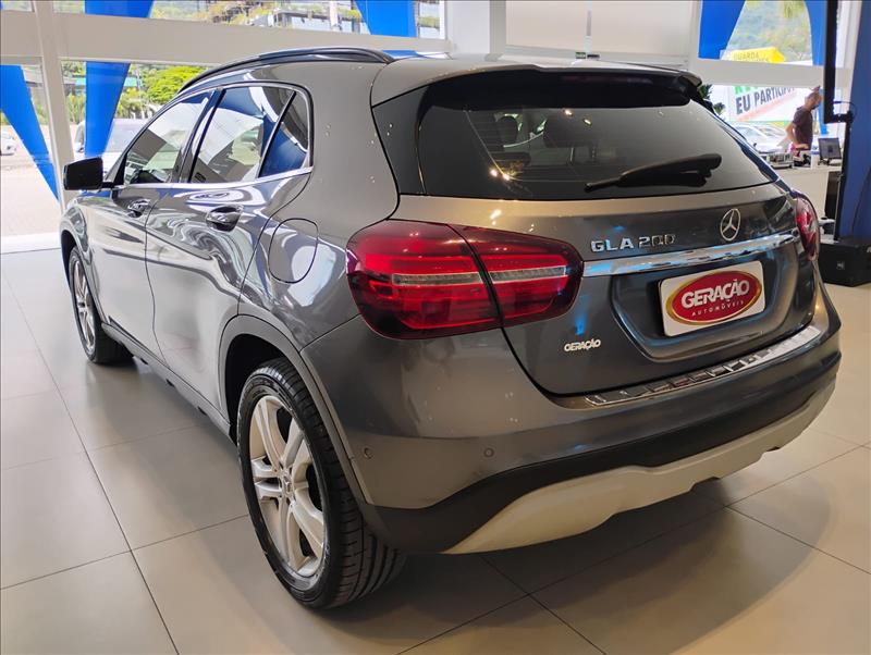 MERCEDES BENZ-GLA 200-1.6 CGI Style 7g-dct