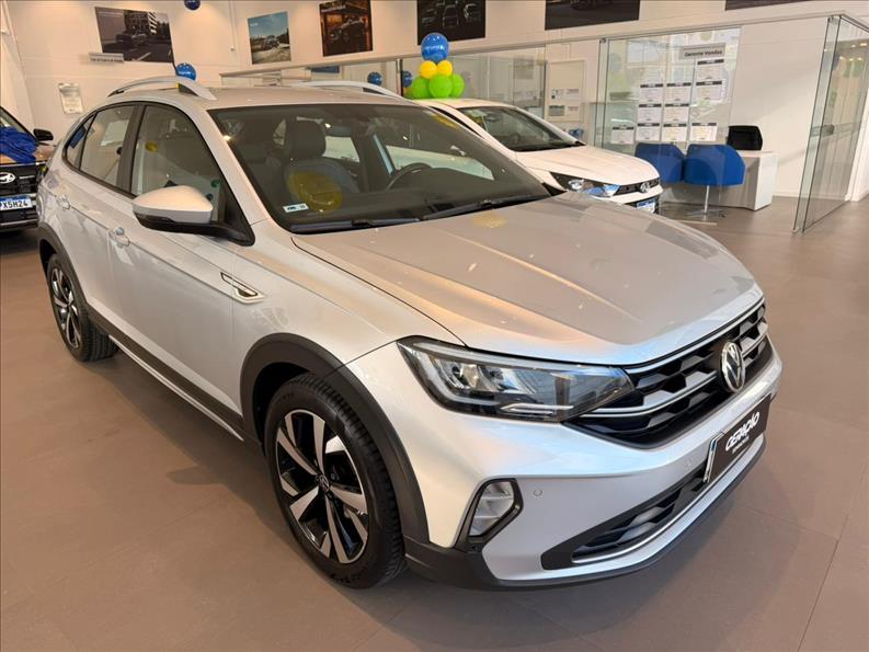 VW - Volkswagen-VIRTUS-1.0 200 TSI Highline