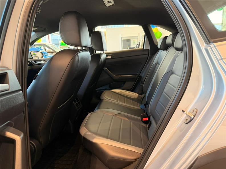 VW - Volkswagen-VIRTUS-1.0 200 TSI Highline