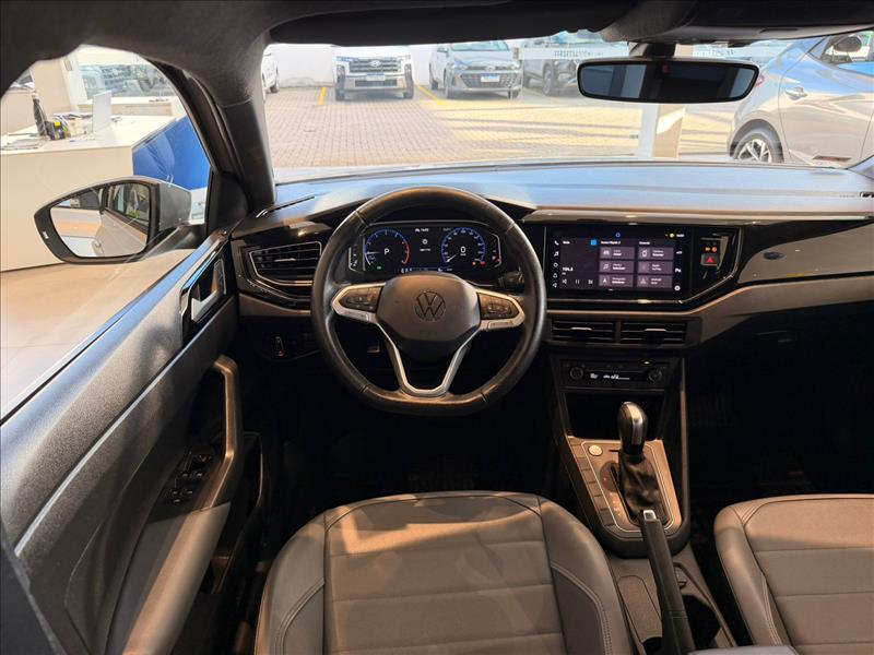 VW - Volkswagen-VIRTUS-1.0 200 TSI Highline