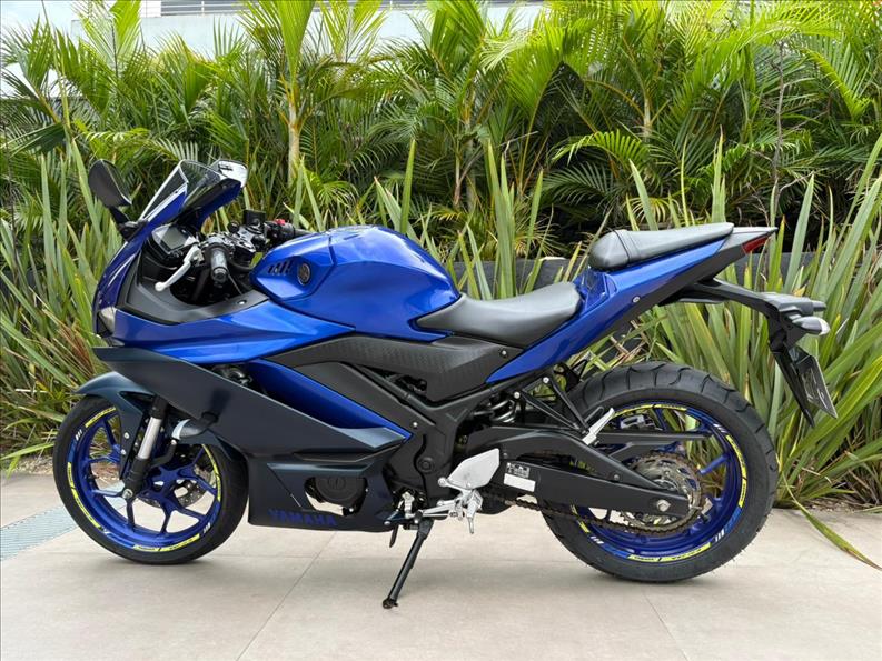 YAMAHA-YZF R3-