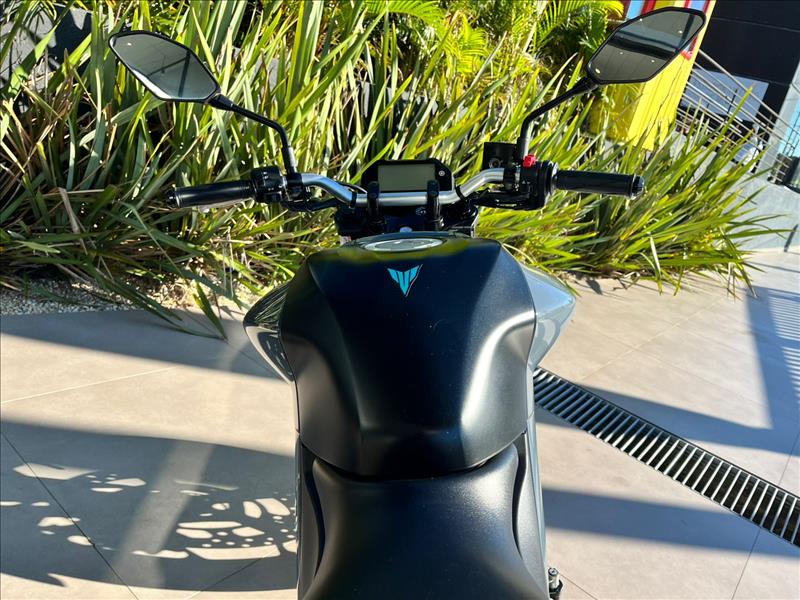 YAMAHA-MT-03-