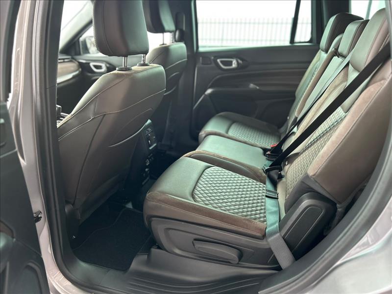 Jeep-COMMANDER-1.3 T270 Turbo Overland