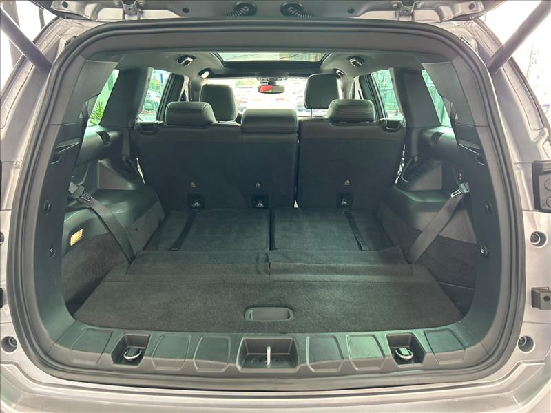 Jeep-COMMANDER-1.3 T270 Turbo Overland