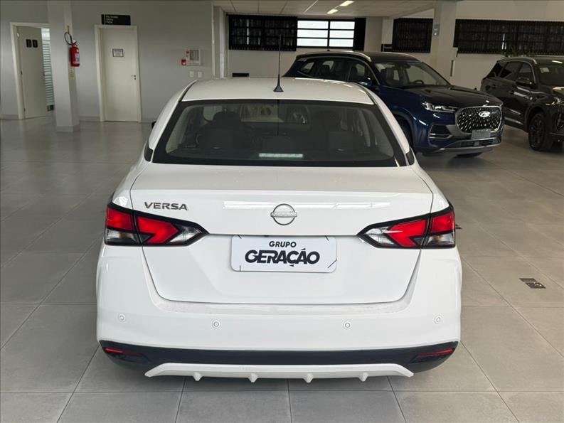 Nissan-VERSA-1.6 16V Advance