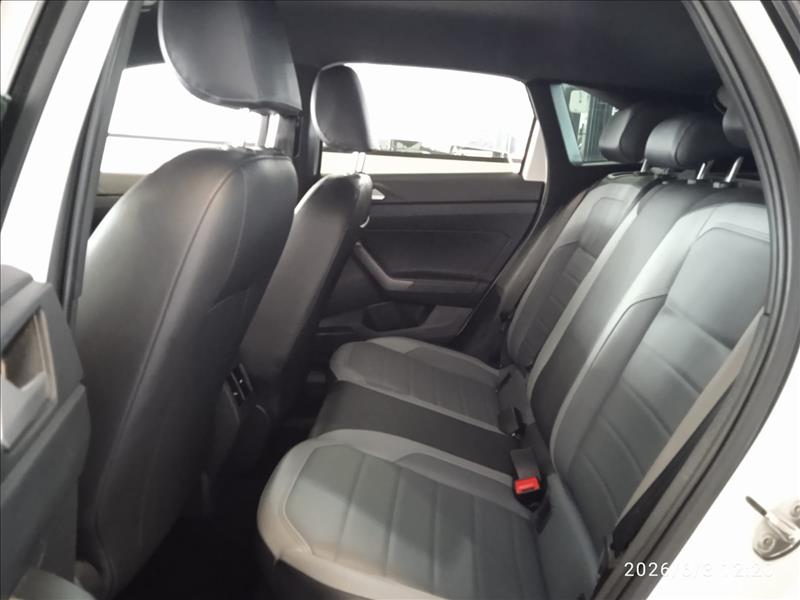 Volkswagen-NIVUS-1.0 200 TSI Highline