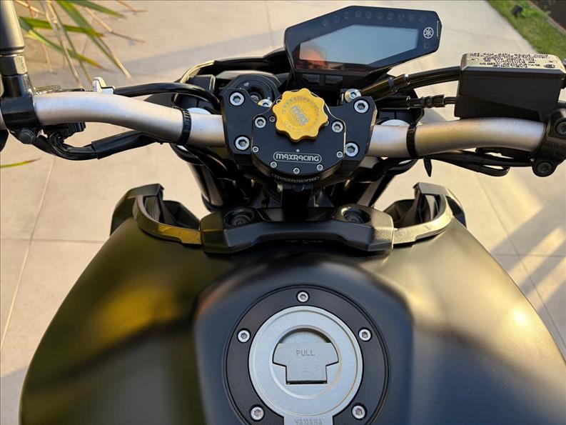 YAMAHA-MT-09-