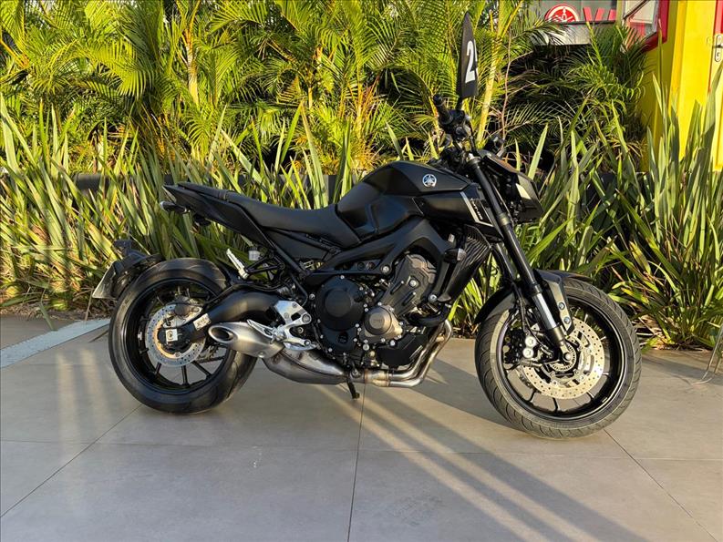 YAMAHA-MT-09-