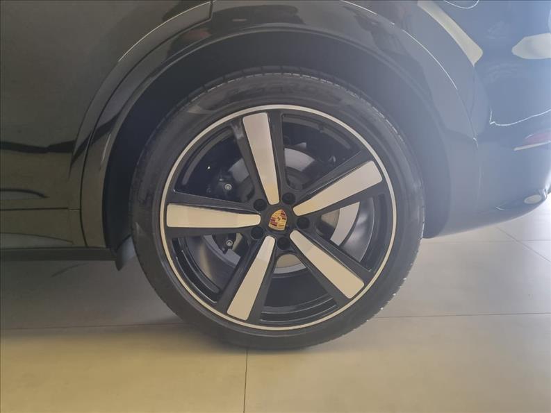 Porsche-CAYENNE-3.0 V6 E-hybrid AWD S
