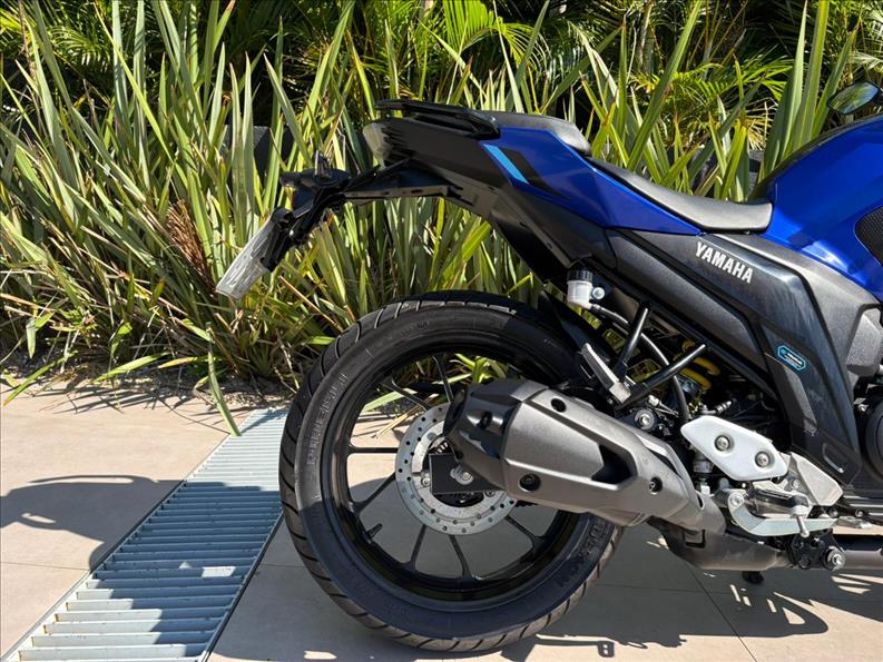 YAMAHA-FZ25 FAZER-