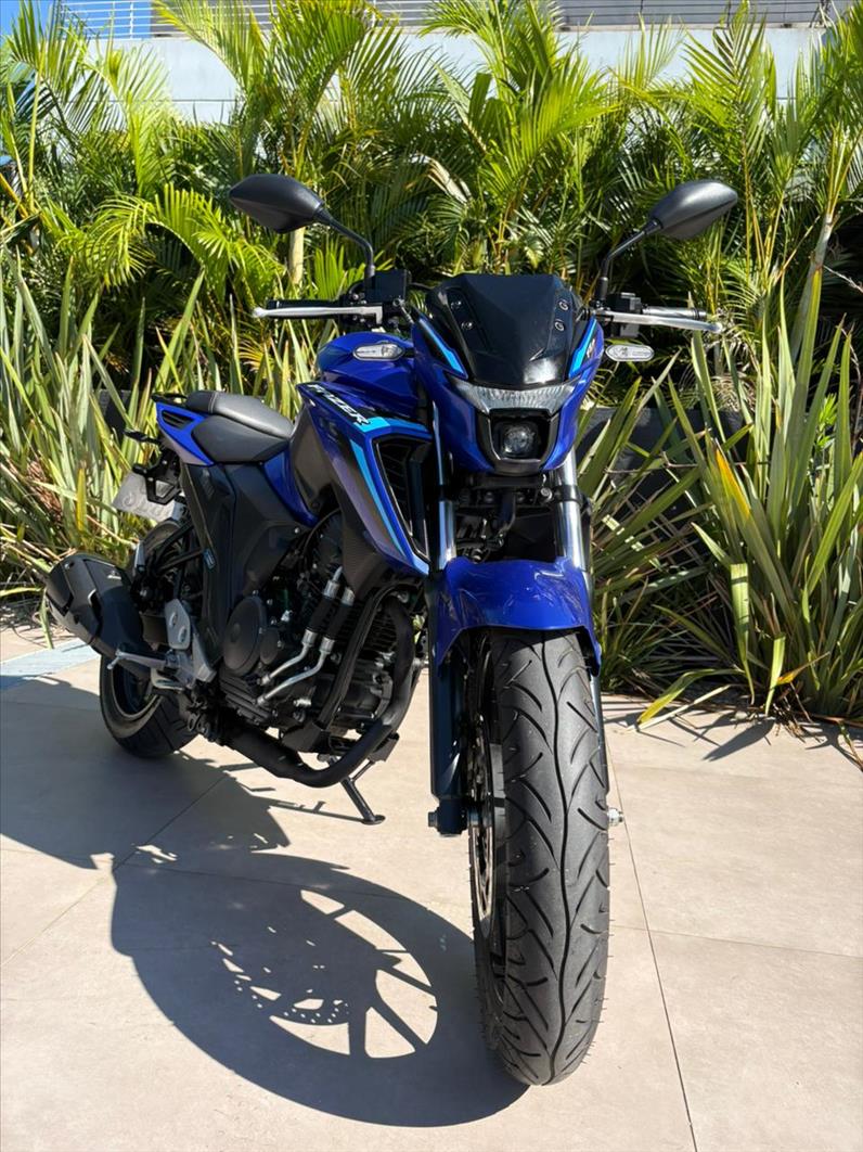 YAMAHA-FZ25 FAZER-