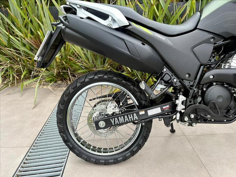 YAMAHA-XTZ 250 LANDER CONNECTED-