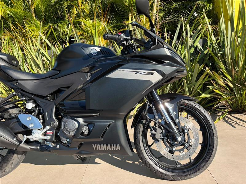 YAMAHA-YZF-R3-
