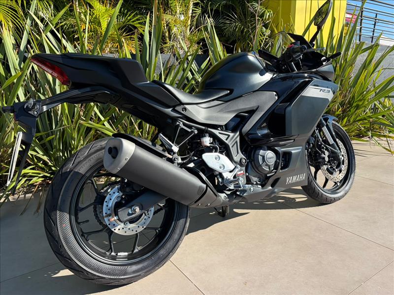 YAMAHA-YZF-R3-