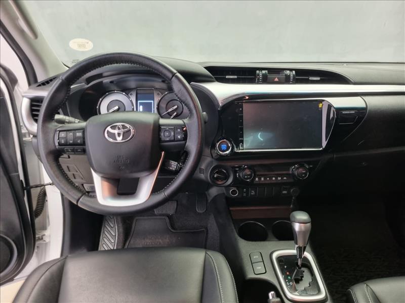 Toyota-HILUX-2.8 D-4d Turbo CD SRV 4X4