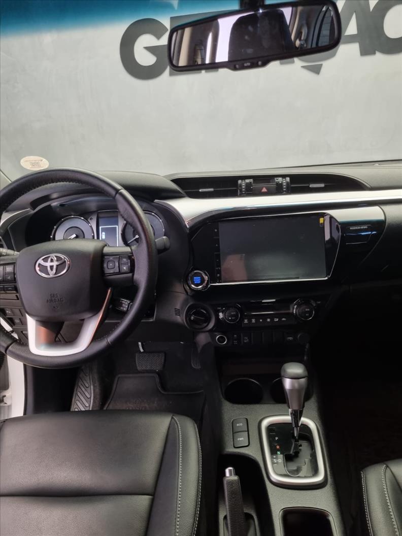 Toyota-HILUX-2.8 D-4d Turbo CD SRV 4X4