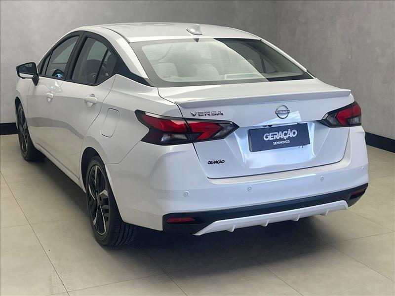 Nissan-VERSA-1.6 16V Exclusive