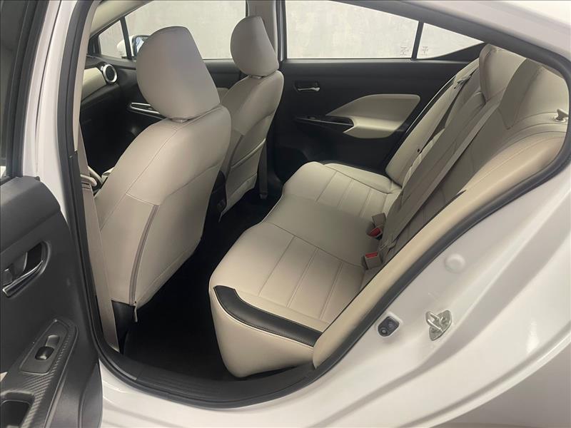 Nissan-VERSA-1.6 16V Exclusive