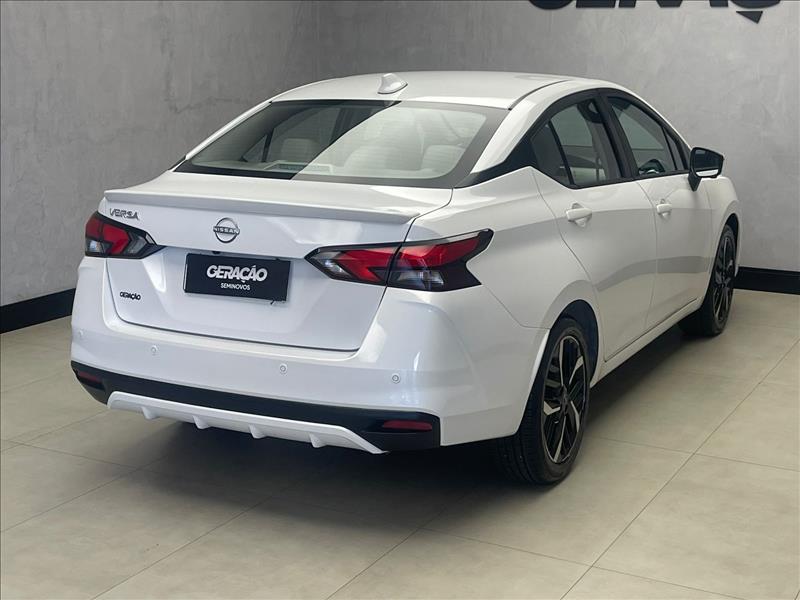 Nissan-VERSA-1.6 16V Exclusive