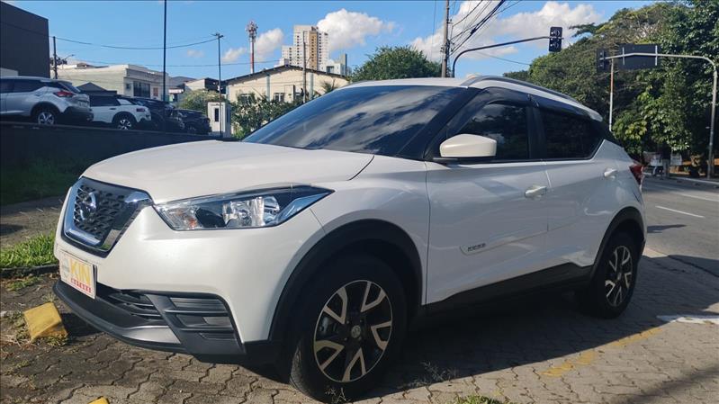  KICKS 