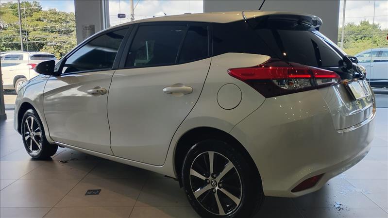 YARIS 
