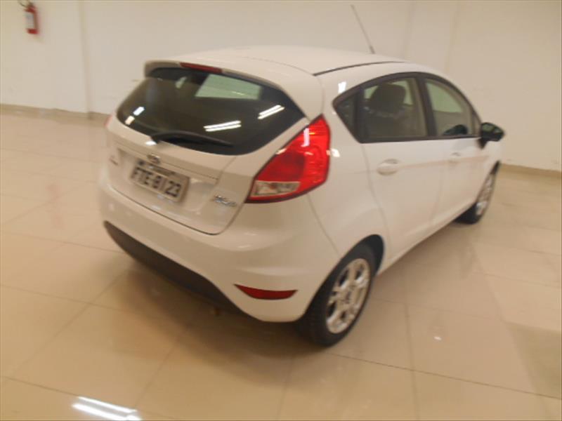 Ford FIESTA 1.6 Titanium Hatch 16V