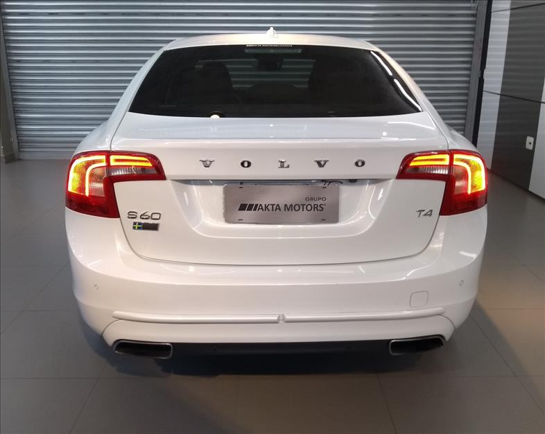 VOLVO S60 2.0 T4 Momentum