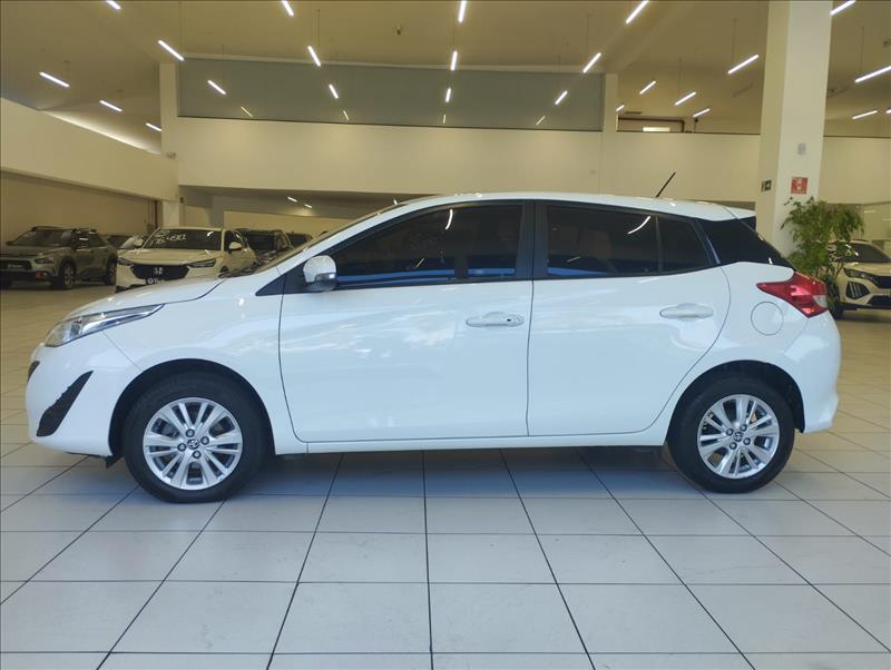  YARIS 