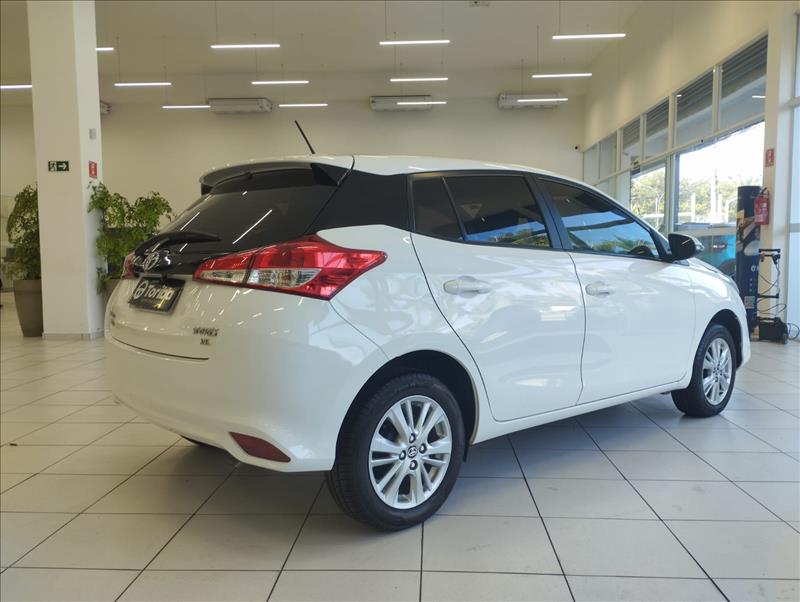  YARIS 