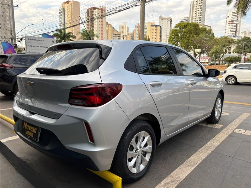  ONIX  1.0 LT 