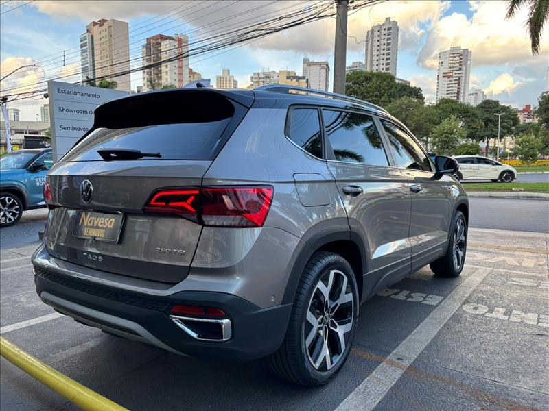  TAOS  1.4 250 TSI Highline 5