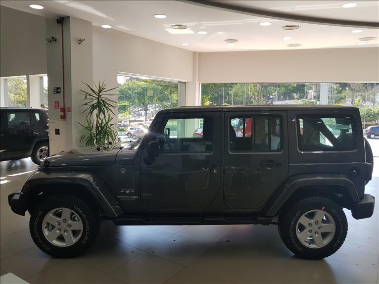 Jeep WRANGLER 3.6 Unlimited Sahara 4X4 V6