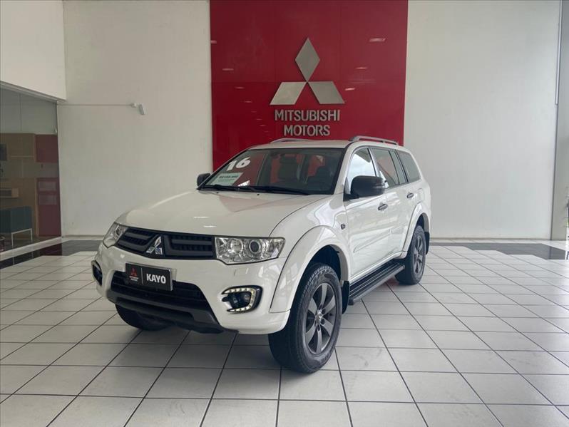 PAJERO DAKAR 3.2 HPE S 4X4 7 Lugares 16V Turbo Intercooler PAJERO DAKAR 3.2 HPE S 4X4 7 Lugares 16V Turbo Intercooler