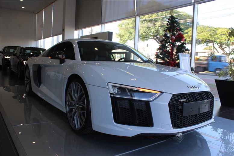 AUDI R8 5.2 FSI Coupe Plus Quattro V10 40V