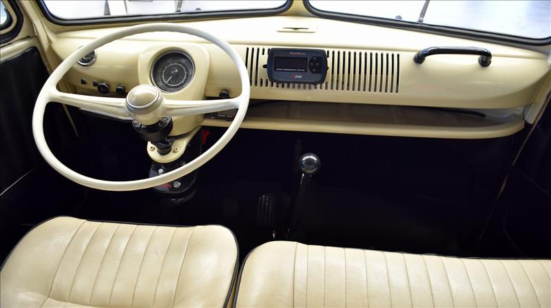 VOLKSWAGEN KOMBI 1.6 STD 8V-7 - Loja de Veículos - 0