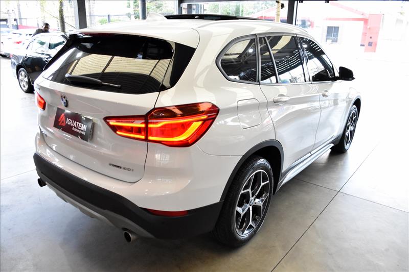 BMW X1 2.0 16V Turbo Activeflex Sdrive20i X-line-3 - Loja de Veículos - 0