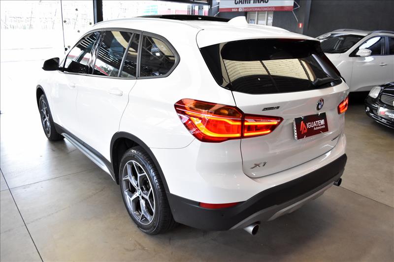 BMW X1 2.0 16V Turbo Activeflex Sdrive20i X-line-13 - Loja de Veículos - 0