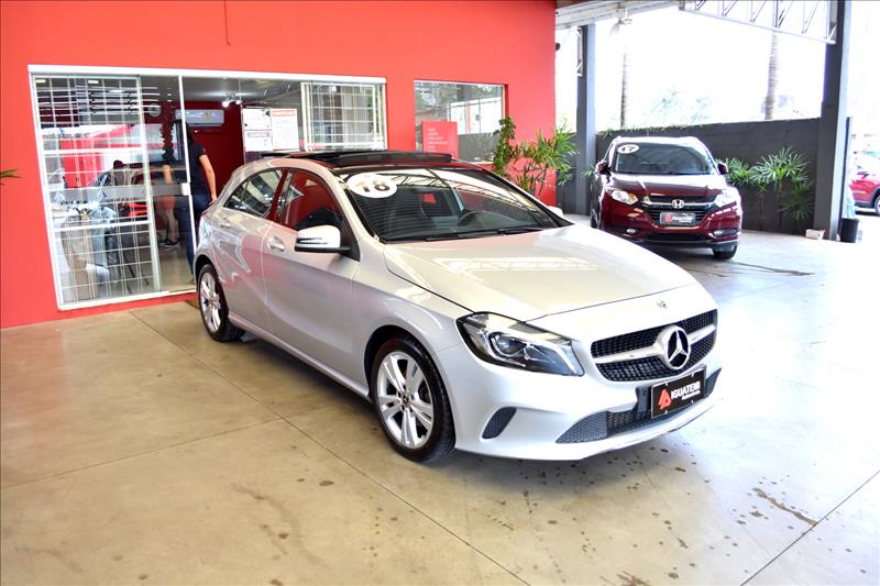 MERCEDES-BENZ A 200 1.6 CGI 7g-dct-2 - Loja de Veículos - 0