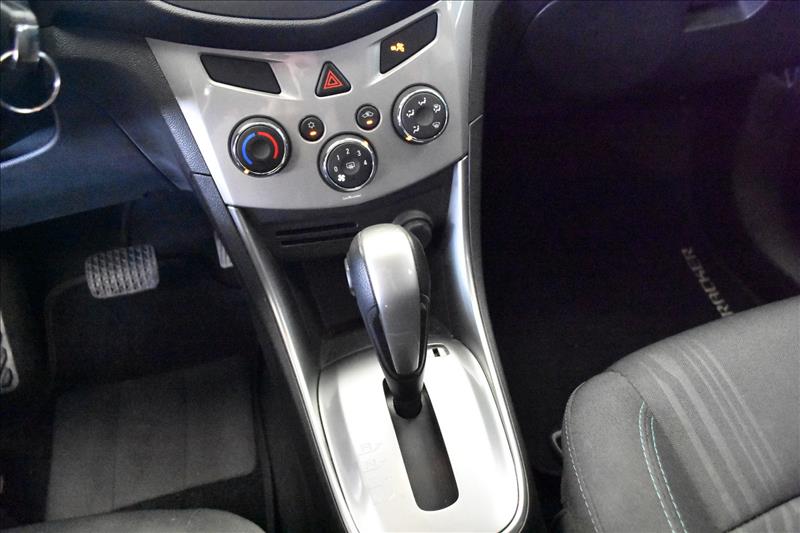 CHEVROLET TRACKER 1.8 MPFI LT 4X2 16V-8 - Loja de Veículos - 0