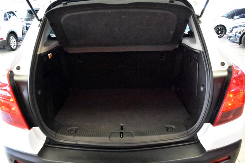 CHEVROLET TRACKER 1.8 MPFI LT 4X2 16V-17 - Loja de Veículos - 0