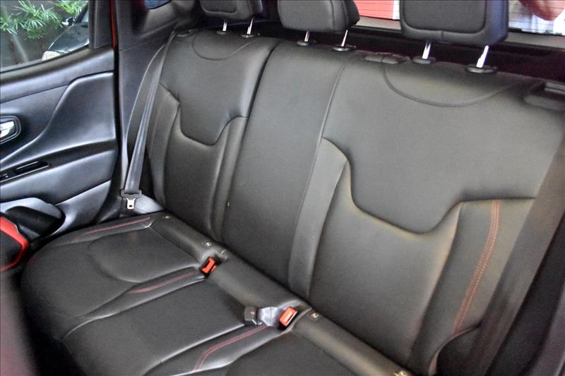 JEEP RENEGADE 2.0 16V Turbo Trailhawk 4X4-5 - Loja de Veículos - 0