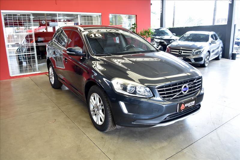 VOLVO XC60 2.0 T5 Momentum-2 - Loja de Veículos - 4