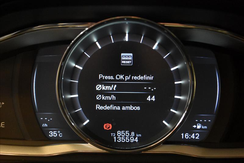VOLVO XC60 2.0 T5 Momentum-9 - Loja de Veículos - 4