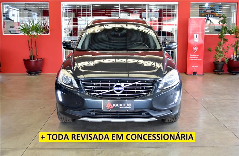 Compre já VOLVO XC60 2.0 T5 MomentumLoja de Veículos