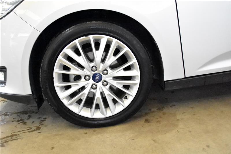 FORD FOCUS 2.0 SE Fastback 16V-19 - Loja de Veículos - 0
