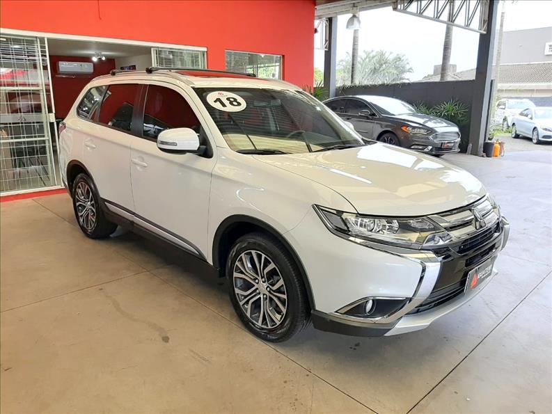 MITSUBISHI OUTLANDER 2.0 Comfort 16V-2 - Loja de Veículos - 0