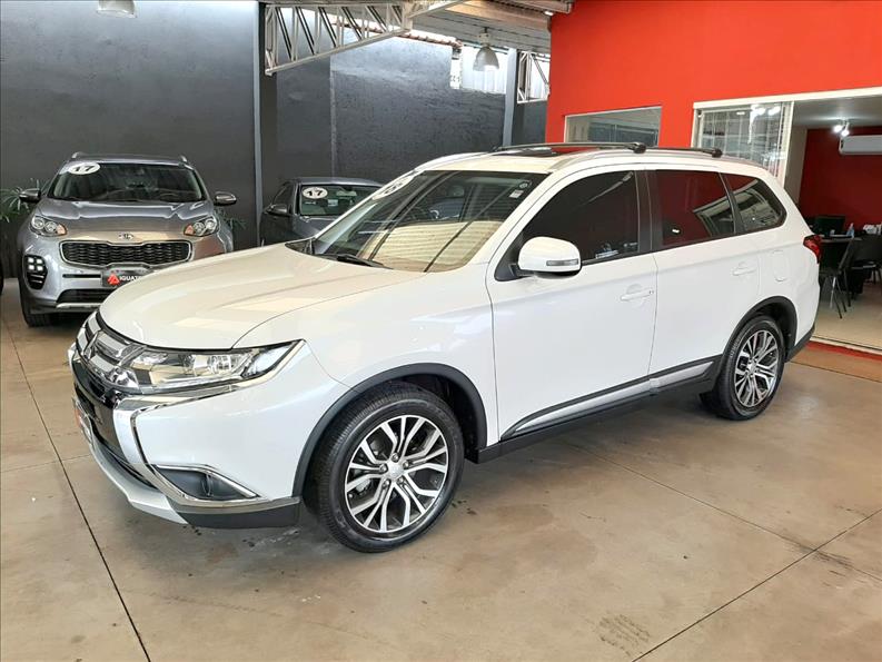 MITSUBISHI OUTLANDER 2.0 Comfort 16V-12 - Loja de Veículos - 0